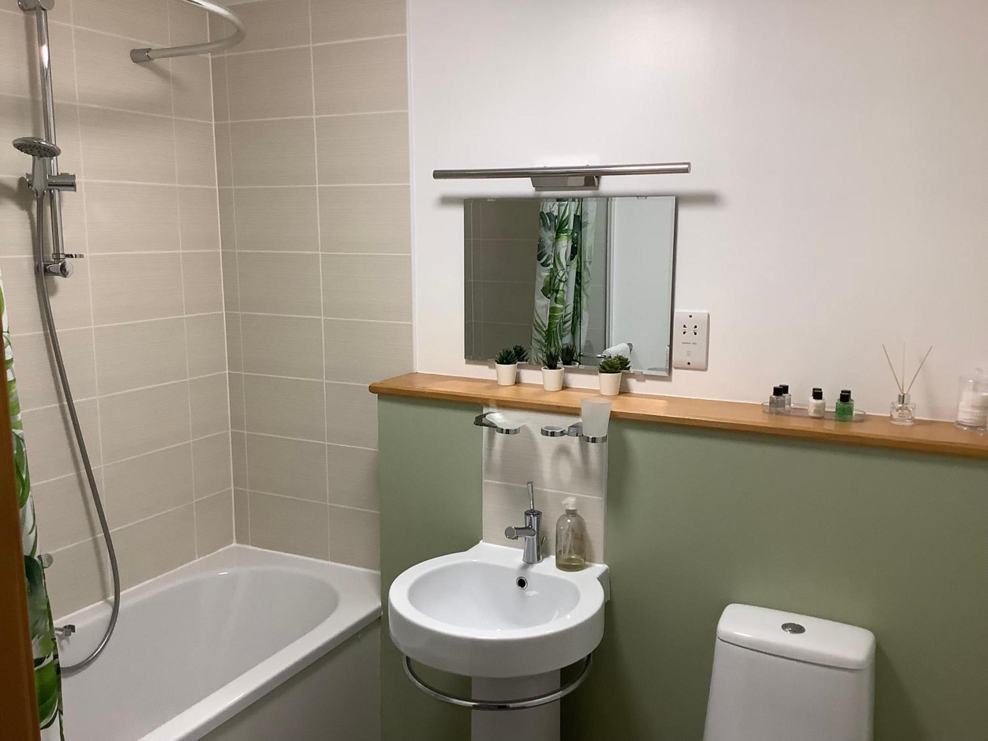 37 Farraline Court, City Centre Apartment إينفيرنيس المظهر الخارجي الصورة